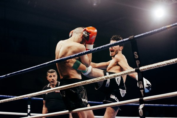 Comment développer une meilleure endurance cardiovasculaire pour un combat de kickboxing de longue durée?